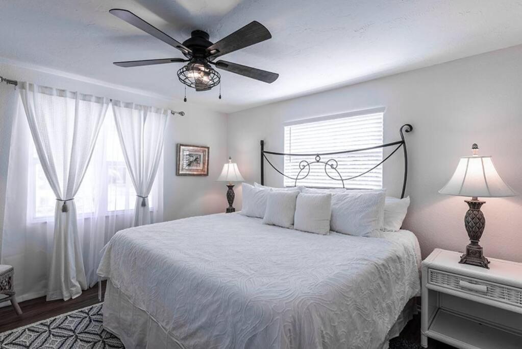 Your Tranquil Escape Is Found Directly On The Beach At The Serenity Beach Condo. Siesta Key Ngoại thất bức ảnh